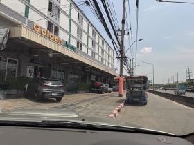 ให้เช่า พื้นที่ ห้องร้านค้า/ออฟฟิศ  โครงการโกลเด้นเจด สุวรรณภูมิ